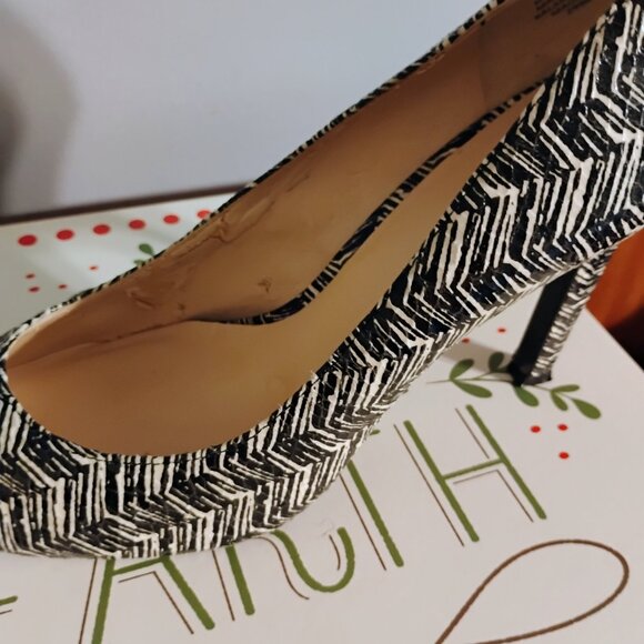 Size 10 Heels Nine West - Picture 7 of 9